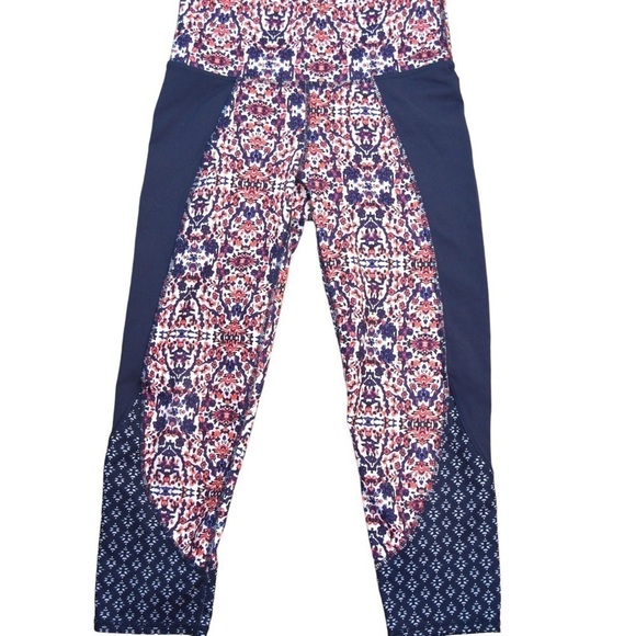 Athleta Indigo Shores Patterned Capri Chaturanga Leggings, Size XS Style 227943 - Picture 2 of 8